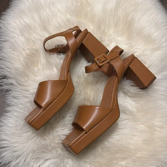 L’intervalle Open Toe Spring/Summer Heel in Tan Leather/Cuir Ocre! - Picture 3 of 6